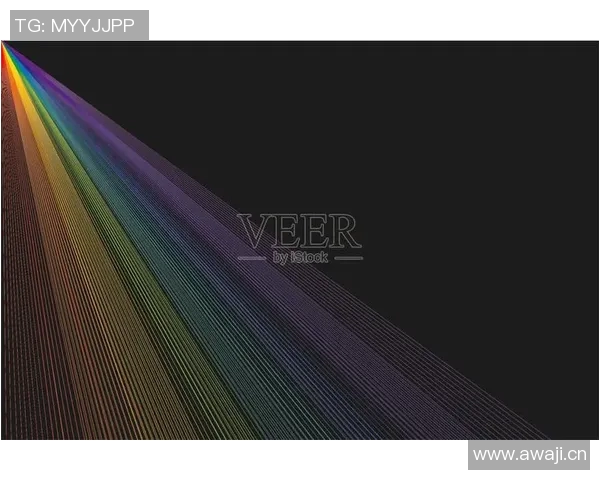 米林科维奇再现传世设计风格,以超现实主义引领时尚潮流 米林科维奇再现传世设计风格,以超现实主义引领时尚潮流